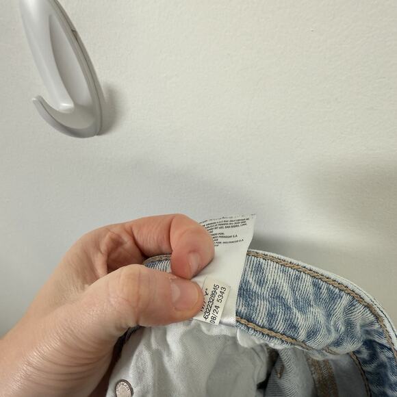 American Eagle Super High Rise Baggy Wide Leg Jeans Light Wash Womens 8 Short - Picture 10 of 10